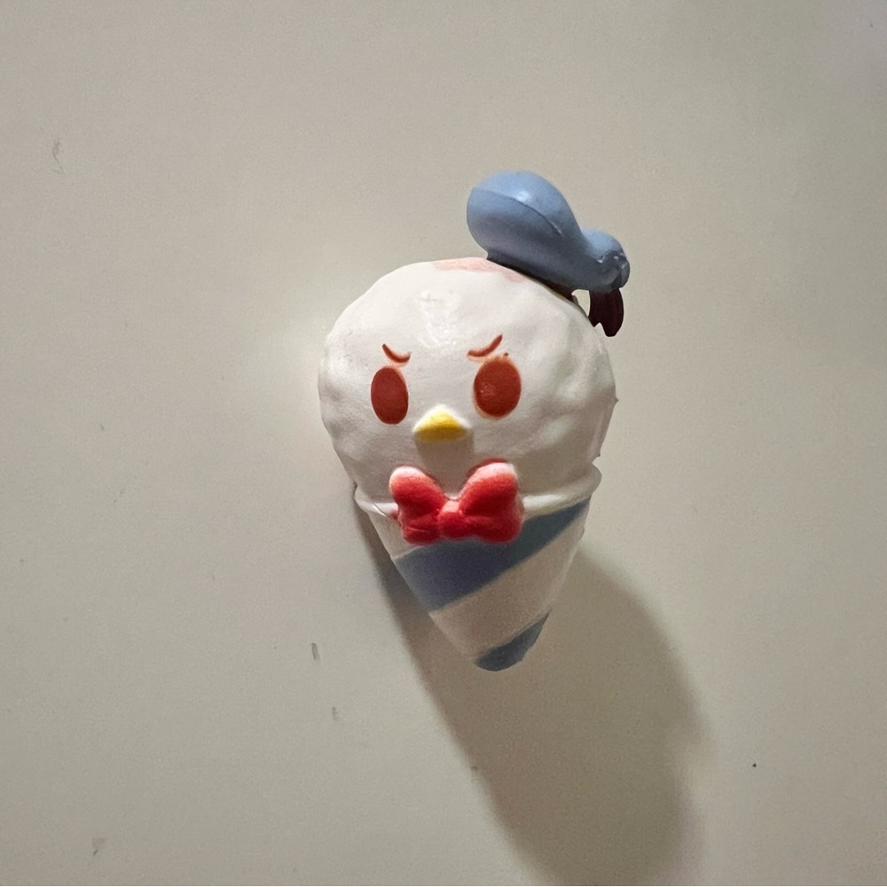 Mini munch Donald Duck cherry snow cone Disney munchlings